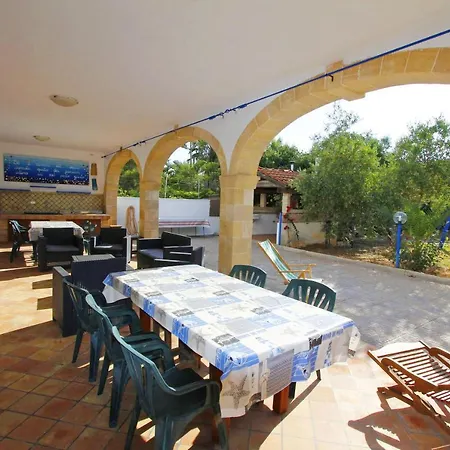 Semesterbostad Mirto House *